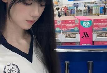 了解最新八卦，分享你的观点，别忘了下载“163.sk”吃瓜类app