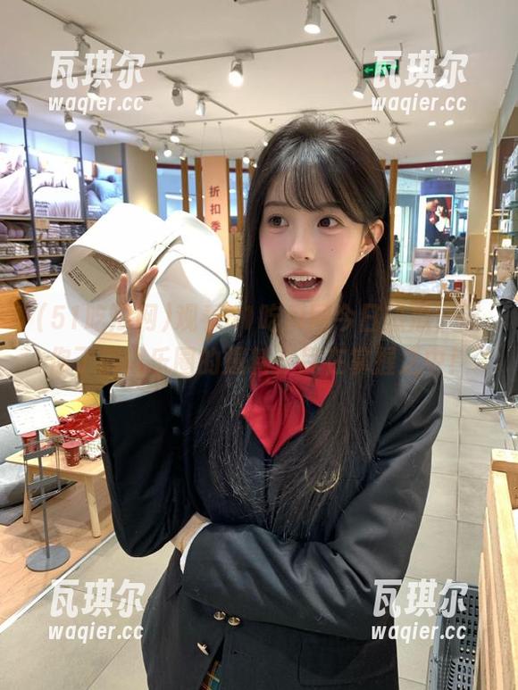 观看51吃瓜网今日热瓜，带你了解娱乐圈的爆料，尽在掌握之中！