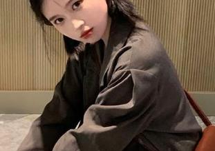 在“51吃瓜群众”入口处，观看精彩吃瓜新闻，共同畅谈热辣话题！