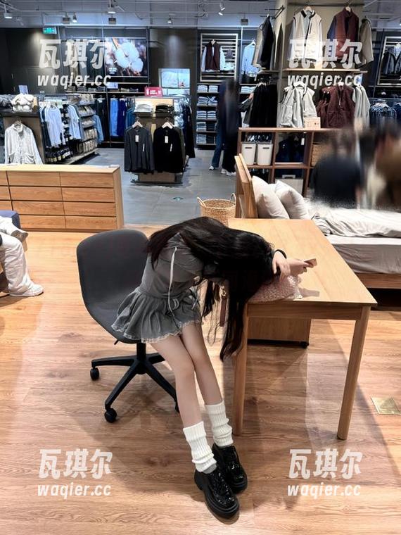 吃瓜必备：下载718.sx，让你畅游娱乐新闻海洋