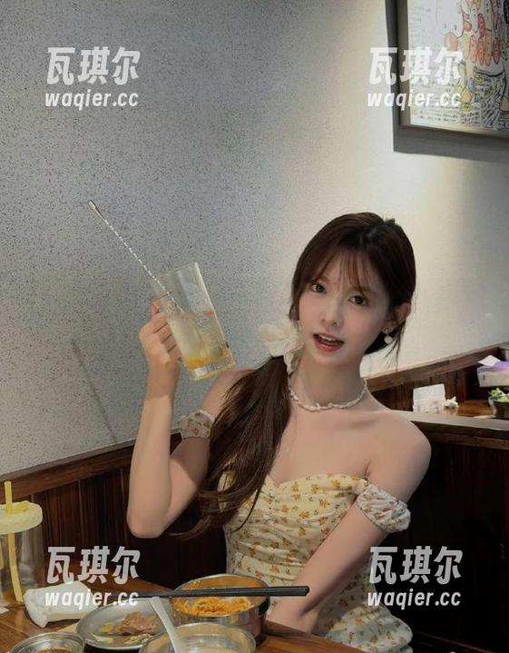收藏998.su上最最新的八卦，成为最前沿的吃瓜群众