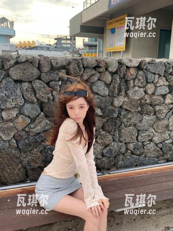 今日“hlw.bet”首页热搜，网页中吃瓜内容丰富多彩，让你大开眼界！