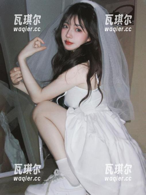 在hlw上搜寻吃瓜资源，带你领略娱乐圈风云变幻！