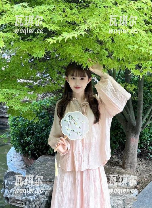 五一吃瓜网 五一吃瓜网今日吃瓜,ios直达新鲜热辣资讯,别再犹豫了!