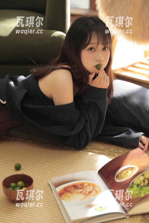 五一黑料 五一黑料永久下载通道开启,女生吃瓜更精彩
