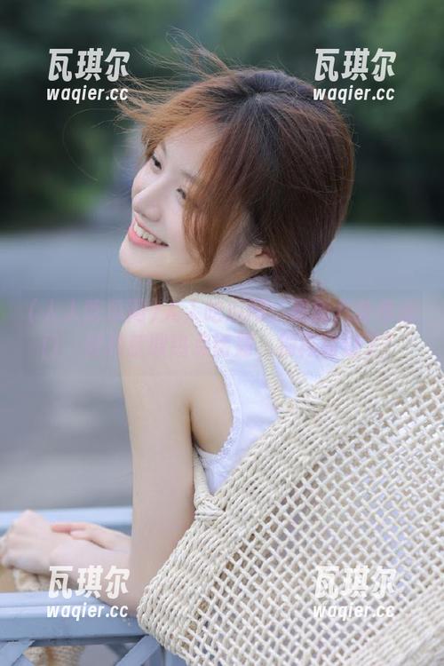 人人吃瓜网：最新八卦传送门，轻松获取热点话题，别再错过了！