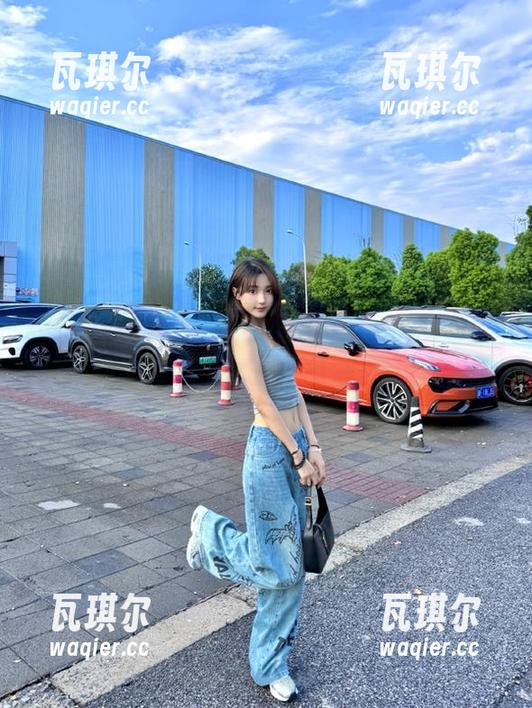 今日吃瓜网站新鲜出炉，网红段子带你畅游欢乐海洋！