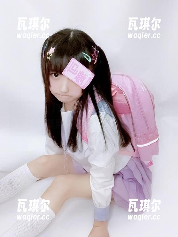 下载《明星黑料》苹果版，获取明星最新黑料，一手抓住娱乐圈动态！