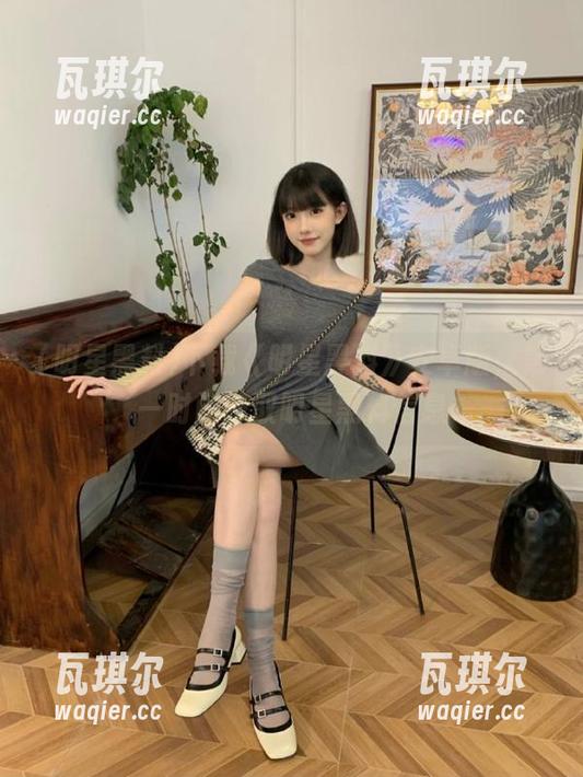 下载《明星黑料》安卓版，第一时间获取明星黑料信息