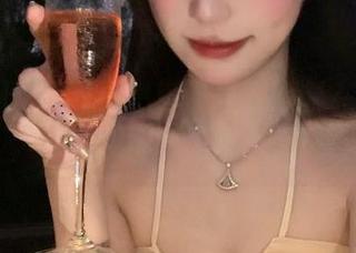 不想错过最新黑料？点击传送门，下载“黑料不打烊”最新地址。