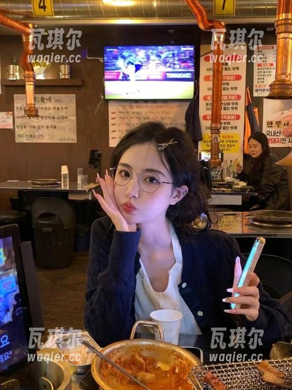 跟我一起打开黑料吃瓜网在线观看，苹果版让你永不迷路，八卦资讯随心掌握！