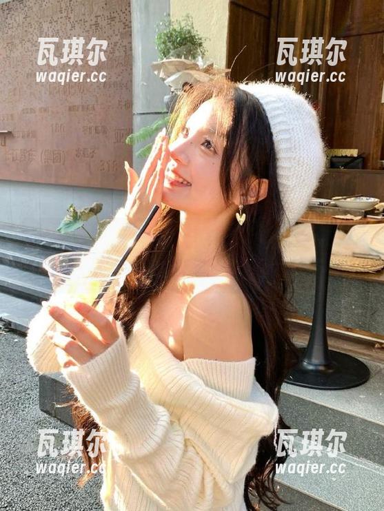 黑料在线 “黑料在线”官网为你呈现深度黑料解析,助你轻松成为吃瓜达人!